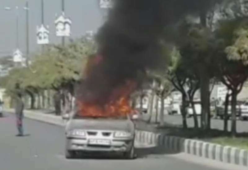 خودروی سمند در یاسوج دچار حریق شد