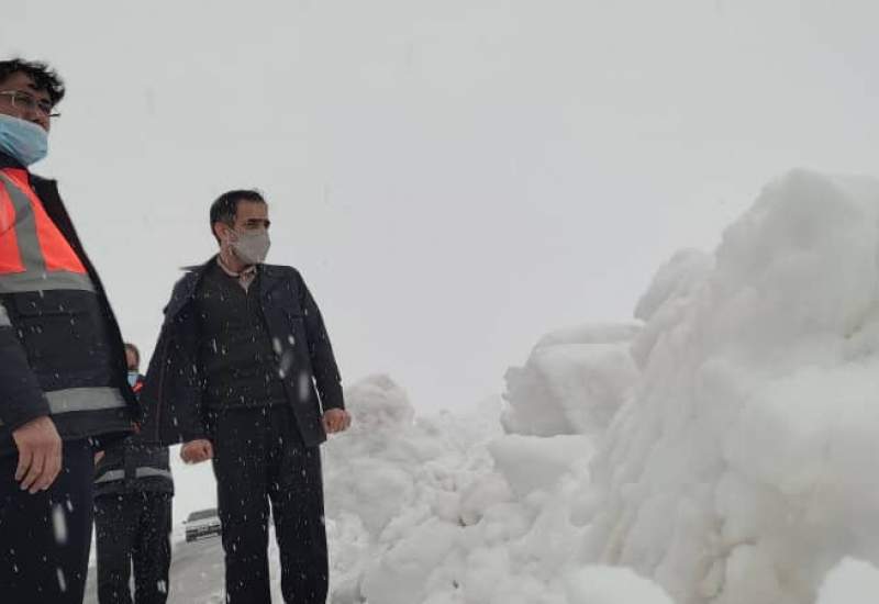 فرماندار زیر برف سنگین در کاکان بویراحمد / مهدوی: همه راه‌های مواصلاتی شهرستان بویراحمد باز است ( + فیلم و تصاویر )
