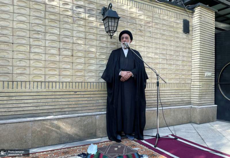سید هادی خامنه‌ای: مسئولین نباید با سیاست‌ها و اقدامات اشتباه سفره‌های کوچک مردم را کوچکتر کنند/ افرادی به جای تلاش برای خدمت به مردم، در زندگی آن‌ها محدودیت ایجاد می‌کنند