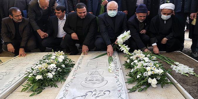 دیدار قالیباف با خانواده شهدای حادثه تروریستی حرم شاهچراغ (ع)