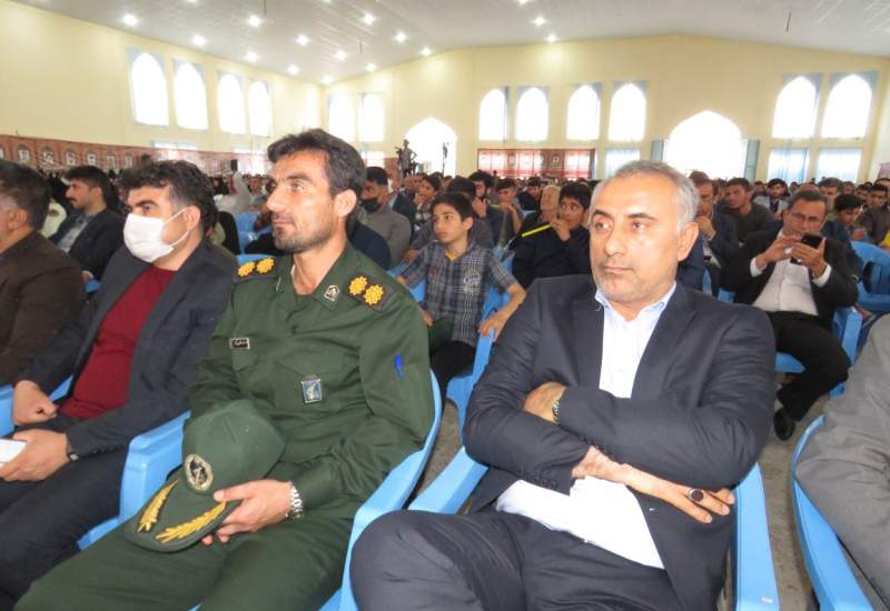 حضور مدیر عامل شرکت پتروشیمی بندر امام در یادواره شهید جهان نژادیان در بهمئی