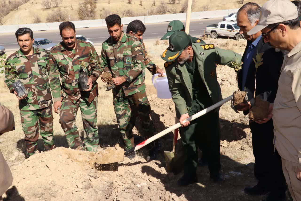 مهدوی‌مطلق، فرماندار شهرستان بویراحمد:  بی‌پرده بگویم، چه قدر زمین‌ها و مراتعی که فقط در ازای یک پروپوزال کاغذی واگذار شد و به یغما رفت و می‌رود 