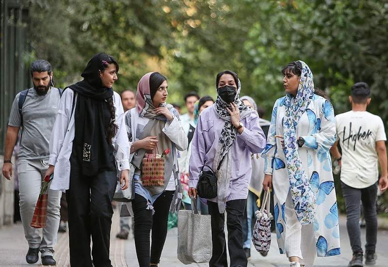 معاون پارلمانی رئیس جمهور: قانون عفاف و حجاب موقتا متوقف می‌شود تا لایحه اصلاحی آماده شود