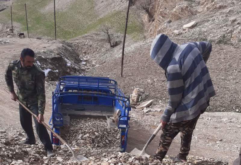 درخواست اهالی روستای آب بهاره لوداب از مسئولان کهگیلویه و بویراحمد؛ نبود مدرسه و جاده‌های غیرقابل عبور در روستا / زندگی دشوار است