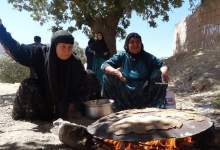 ویدئو| پخت «گرده زیر چاله» توسط زن روستایی