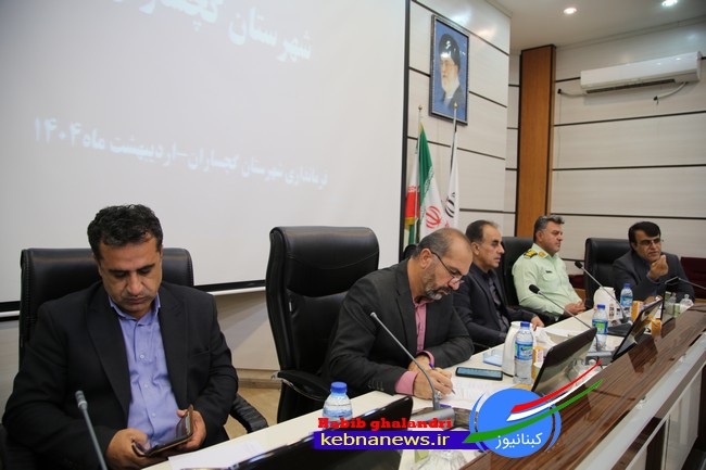 فیلم و تصاویر| توپ و تشرهای فرماندار گچساران به سهل‌انگاری مدیران استانی؛ وقتی مجموعه‌ای به این شکل مدیریت می‌شود که همه برای هم شمشیر می‌کشند، وای به حال کشاورزان/ در این وضعیت کشاورز و دامدار از سر ناچاری کار می‌کند؛ و الا میلی ندارد