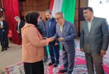 تصاویر | تجلیل از معلمان نمونه در کهگیلویه و بویراحمد / بهرامی: معلم ستون فقرات آینده کشور است / بوسه بر دستان معلم دوران کودکی  
