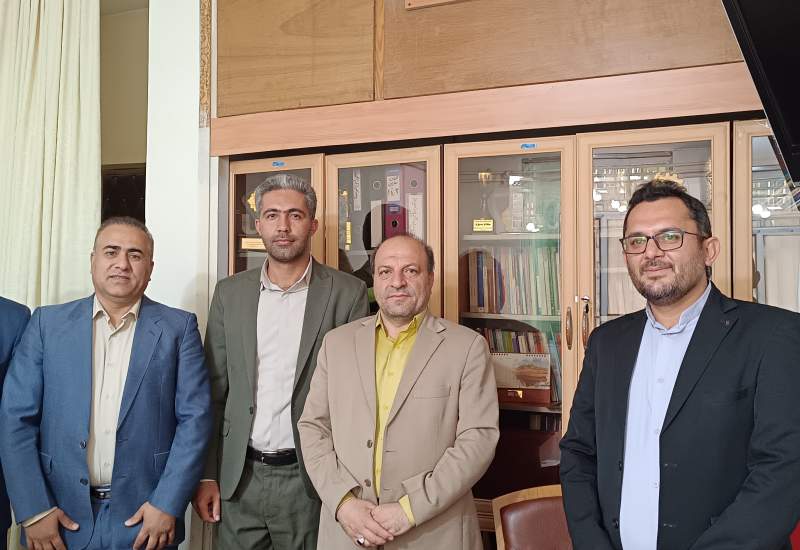 نشست تعاملی ستاد اجرایی و بنیاد برکت با مسولان اقتصادی استان/ دژه: بنیاد برکت آماده است منابع مالی مستقیم خود را وارد استان کند