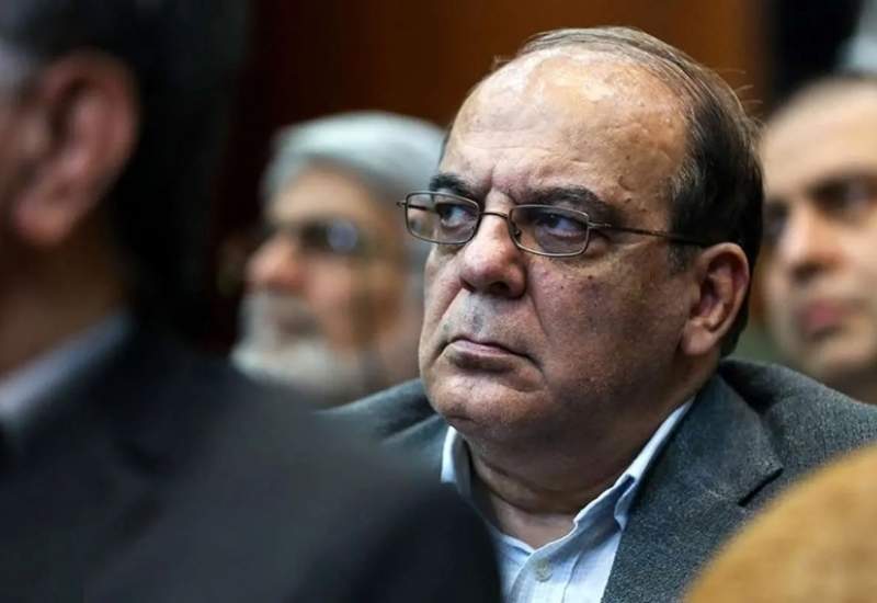 عباس عبدی به پزشکیان: حاضرید هزار تومان به برگزاری ۱۲۰ هزار مراسم برای آقای رئیسی کمک کنید؟