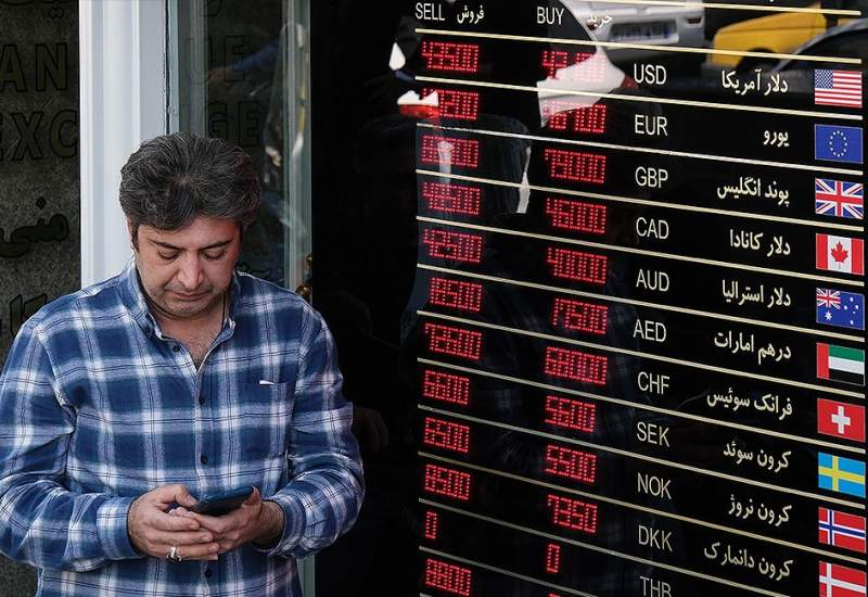 بازار طلا و ارز در تعلیق؛ نوسان لاک پشتی قیمت دلار/ بیت‌کوین در لبه پرتگاه؛ قیمت سکه همچنان در رفت و برگشت