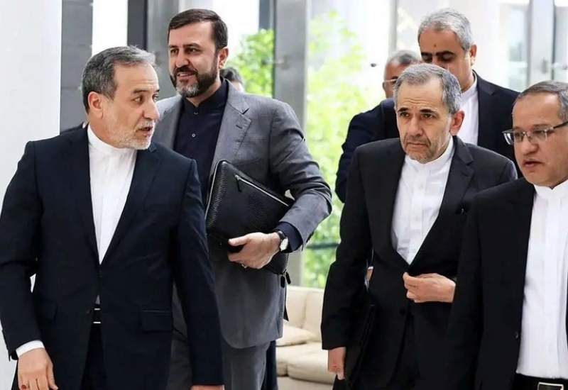 پیچیدگی دور ششم مذاکرات ایران و آمریکا زیر سایه قطعنامه / ادعای جدید ترامپ: نمی‌خواهم بگویم [حمله اسرائیل به ایران] قریب‌الوقوع است، اما به نظر می‌رسد که به‌ راحتی می‌تواند اتفاق بیفتد/ تا زمانی که توافقی در جریان است، نمی‌خواهم اسرائیل به ایران حمله کند؛ حمله تل‌آویو ممکن است «همه چیز را خراب کند» / تقریباً به توافق با تهران نزدیک شده‌ایم