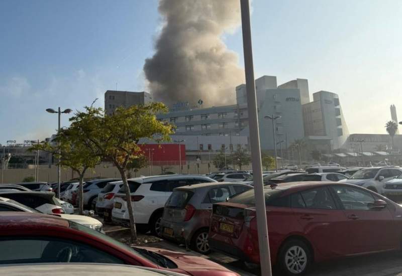 رادیو ارتش اسرائیل: ایران بزرگترین موج موشک‌ها را در ۴۸ ساعت اخیر شلیک کرد، شامل ۲۰ تا ۳۰ موشک / الحدث ۷ نقطه در اسرائیل مورد اصابت موشک‌های ایرانی قرار گرفت / کانال ۱۲ اسرائیل: یک موشک به ساختمانی در مرکز تل آویو برخورد کرد و باعث ویرانی گسترده شد / الحدث: ۳۰ نفر زخمی شدند / پلیس تل آویو: یک برج هدف موشک قرار گرفت و به ساختمان‌های مجاور در قلب تل آویو آسیب رساند