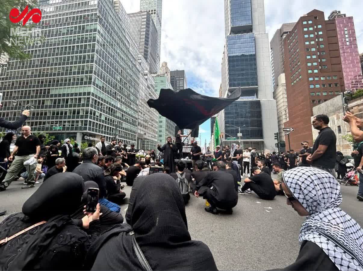 کمپین «Who is Hussain»در منهتن نیویورک با حضور عزاداران برگزار شد کمپین «Who is Hussain»در منهتن نیویورک با حضور عزاداران برگزار شد