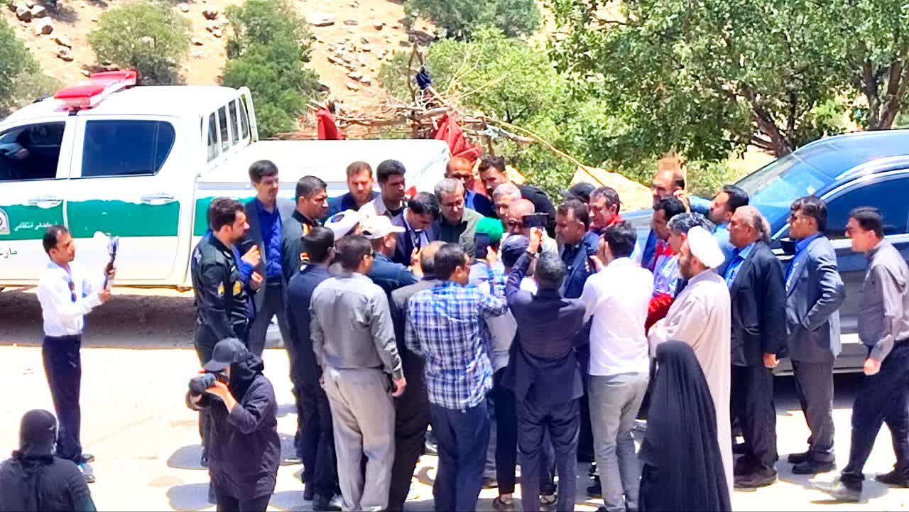 چرا منطقه سیلاب و کلوار همچنان با مشکلات زیرساختی دستوپنجه نرم میکند؟ / دغدغههای اصلی مردم سیلاب و کلوار؛ از کمبود آب شرب تا ضعف آنتندهی