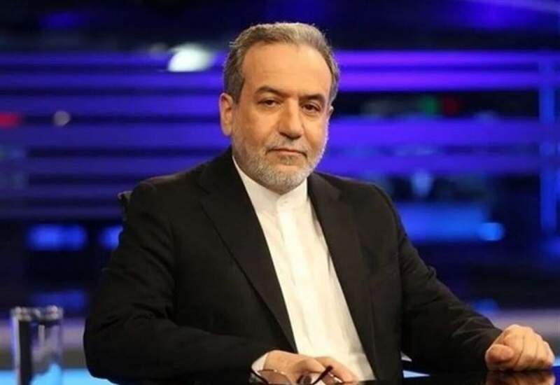 فیلم | حرف‌های تازه عراقچی در خصوص آتش‌بس و مذاکره با امریکا: ساعت یک بامداد در حال بازگشت از عشق آباد به تهران پیامی رسید که ساعت ۴ صبح آتش‌بس باشد، بدون پیش شرط /  رژیم صهیونیستی در اثر  استیصال به این نقطه رسیده بود /  نمی‌توان به قبل بازگشت. ما منطق جدیدی داریم و مواضع جدیدی مطرح خواهد شد / استانداردهای دوگانه کشورهای اروپایی باعث شده جهان به سمت نابودی برود و حقوق بشر از بین برود  
