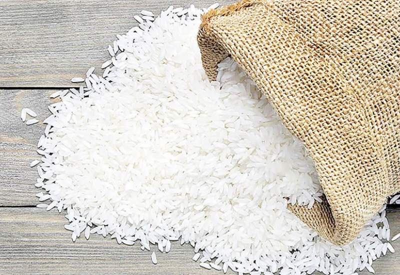 کالاهای اساسی به‌وفور در بازار موجود است / روغن به‌زودی انبوه توزیع می‌شود / عرضه برنج در دست چند شرکت خاص است و این موجب افزایش قیمت شده