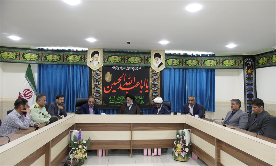 دیدار مدیرکل زندانهای کهگیلویه و بویراحمد با نماینده ولیفقیه / امینی: زندانیان محصول عملکرد همه نهادهای اجتماعیاند / آیتالله حسینی: زندانها مأمنی برای اصلاحاند نه مجازات