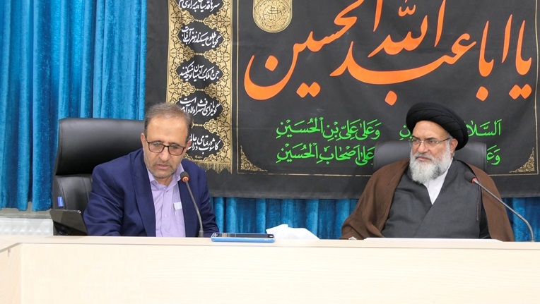 دیدار مدیرکل زندانهای کهگیلویه و بویراحمد با نماینده ولیفقیه / امینی: زندانیان محصول عملکرد همه نهادهای اجتماعیاند / آیتالله حسینی: زندانها مأمنی برای اصلاحاند نه مجازات