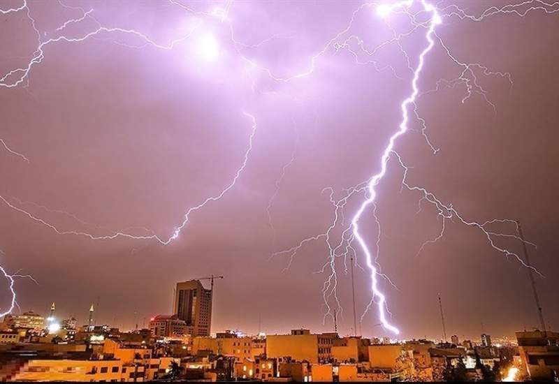 هشدار ناپایداری جوی در ۱۱ استان/ماندگاری هوای گرم تا ۱۱ مرداد