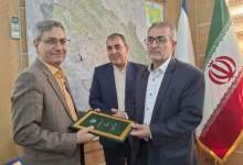 علیرضا رحمانی بهترین انتخاب یدالله رحمانی برای مدیرکلی حوزه ریاست استانداری/ بومی‌ترین مدیر غیربومی تاریخ استان/ بیشترین سوابق اجرایی، برنامه‌ریزی، نظارتی و مدیریت در میان مدیرکل‌های ادوار مختلف حوزه ریاست استانداری/ رشد سلسه‌مراتبی از کارشناسی بودجه تا معاون دفتر اقتصادی استاندار تا رئیس حراست سازمان برنامه‌وبودجه استان فارس/ بیشترین فصول مشترک فرهنگی و قرابت‌های فامیلی با مردم استان و ۲۰ سال اشتغال در استان / ۹۰ درصد انتصاب معاونت‌ها، مدیران، مشاوران در مجموعه استانداری بدون توجه به  ژنتیک و جغرافیای افراد و فشار نمایندگان  بوده است / بررسی عملکرد علیرضا رحمانی تا این لحظه 