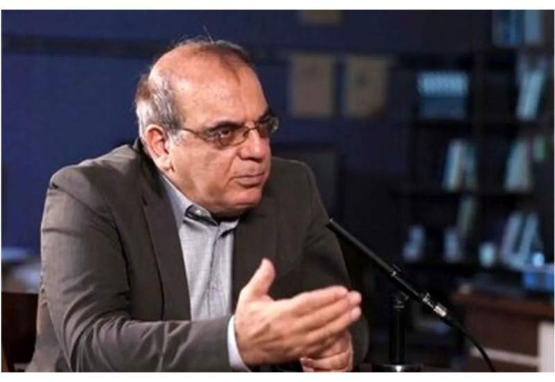 عباس عبدی: لاریجانی برخلاف برادرش به پایگاه خودش پشت کرد