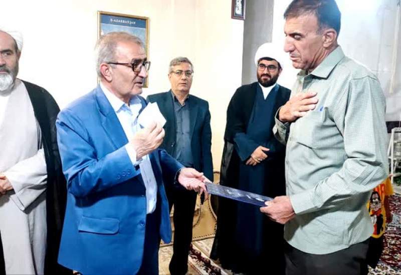 دیدار استاندار کهگیلویه و بویراحمد با خانواده‌های شهدا و جانبازان