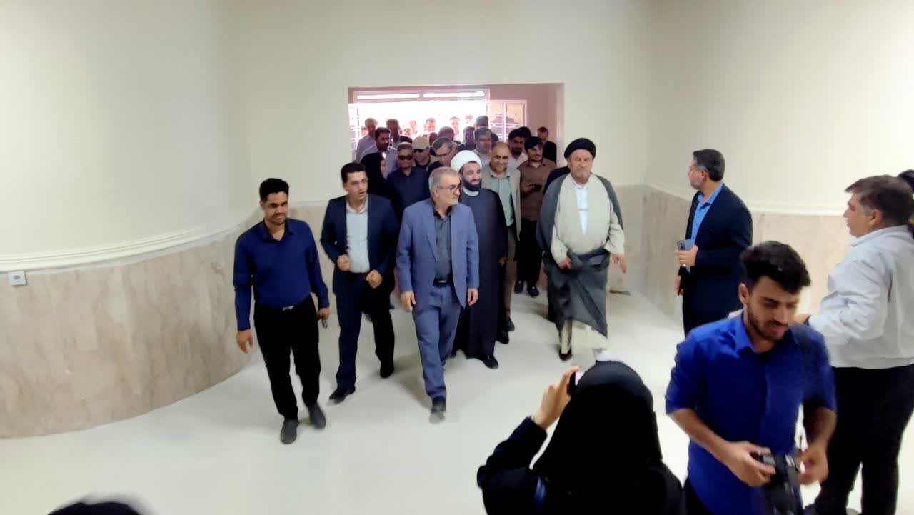 تصاویر | افتتاح ساختمان بهداشت و درمان شهرستان کهگیلویه پس از ۹ سال وقفه با حضور استاندار / چه عواملی باعث این وقفه شدند؟