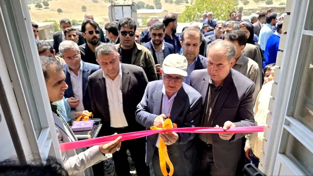 تصاویر | ۱۵ میلیارد تومان سرمایه‌گذاری برای توسعه شهری سی‌سخت و پاتاوه / افتتاح ۱۱۵ پروژه آموزشی تا مهرماه در کهگیلویه و بویراحمد / ۱۷ میلیارد تومان برای بهبود کیفیت اینترنت در استان / افتتاح و کلنگ‌زنی هشت پروژه راهداری با اعتبار ۱۳۹ میلیارد تومان در دنا