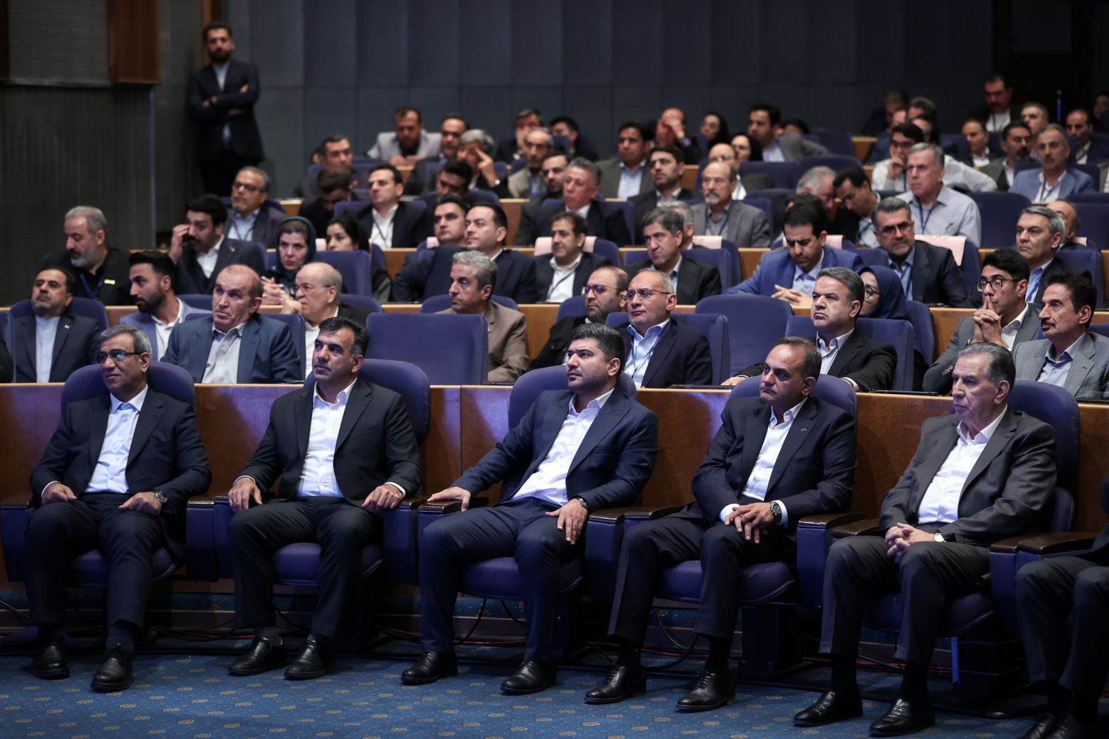۴۷ سال است به جای حل مشکل، مدیر را عوض می‌کنیم / در ایجاد شرایطی که امروز با آن مواجهیم، همه ما به اندازه و سهم خود مقصریم / ما نیاز به همفکری داریم /اختلاف سلیقه وجود دارد و هیچ‌کس نباید اینطور فکر کند هر کسی مثل او فکر نکند، کافر و ضدانقلاب است و نباید با هم دعوا کنیم / 