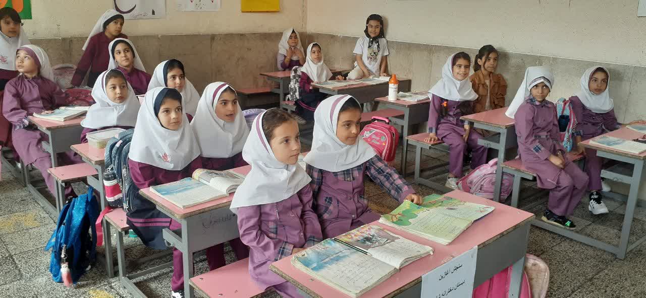 آغاز مانور بازگشایی مدارس در کهگیلویه و بویراحمد / اعلام زمان برگزاری جشنهای آغاز سال تحصیلی / حضور مدیرکل در دبستان شاهد یاسوج