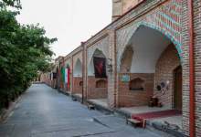 تصاویر | نماز جماعت خواندن پزشکیان با هیئت همراه در مسجد کبود ایروان  