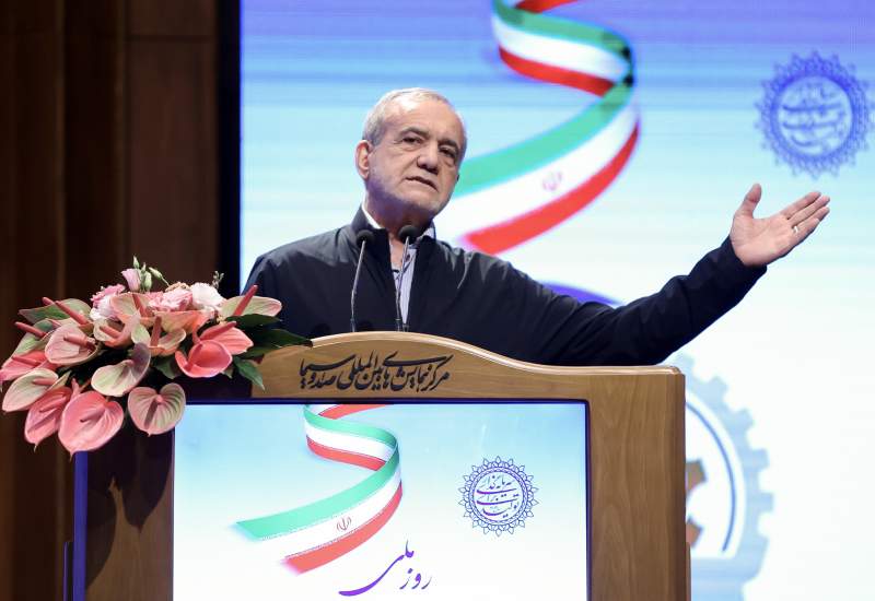 ۴۷ سال است به جای حل مشکل، مدیر را عوض می‌کنیم / در ایجاد شرایطی که امروز با آن مواجهیم، همه ما به اندازه و سهم خود مقصریم / ما نیاز به همفکری داریم /اختلاف سلیقه وجود دارد و هیچ‌کس نباید اینطور فکر کند هر کسی مثل او فکر نکند، کافر و ضدانقلاب است و نباید با هم دعوا کنیم