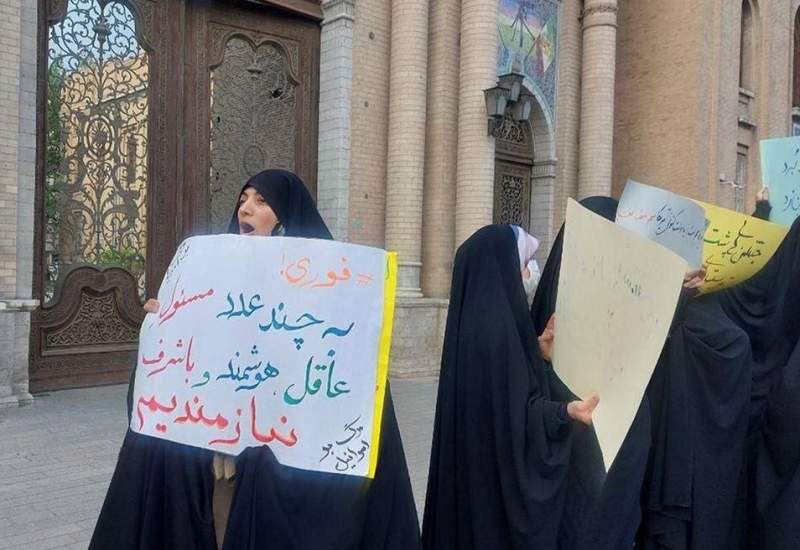 کیهان: جریان انقلابی معتقد است مکانیسم ماشه صرفا جنبه روانی دارد و در کف میدان و روی کاغذ، تغییری در ساختار تحریم‌ها رخ نخواهد داد / ایران همچنان می‌تواند با تقویت پیوند با اقتصادهای غیرغربی مانند چین و روسیه و پیشرفت در صنعت هسته‌ای، مسیر مقاومت فعال را ادامه دهد