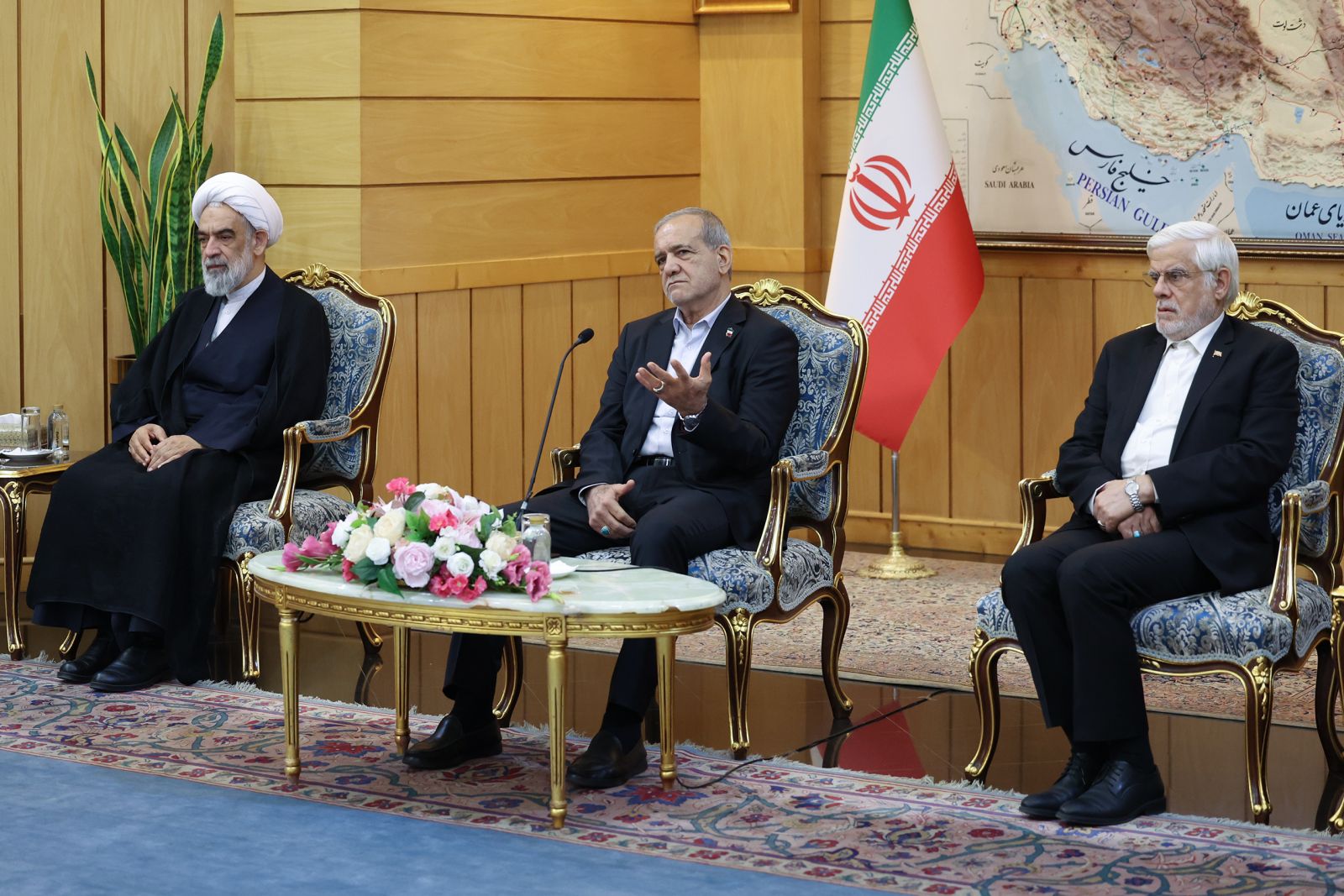 پزشکیان عازم نیویورک شد/ صدای ملت ایران را به جهانیان می‌رسانیم / مجمع عمومی سازمان ملل فرصتی استثنایی برای بیان مواضع صریح و اصولی ایران است/ صلح و عدالت باید برای همه ملت‌ها تضمین شود/ همگرایی واقعی در گرو احترام به حق حیات و امنیت انسان‌هاست