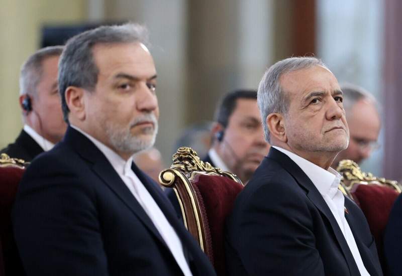 خبرگزاری دولت درباره سفر پزشکیان به نیویورک: تنها عنصر منطق‌ساز برای مذاکره مستقیم با آمریکا، مشاهده حداقلی از حسن‌نیت و احترام در طرف آمریکایی است؛ این نشانه می‌تواند در نشست سازمان ملل دیده و انگیزه‌ای برای بن‌بست شکنی باشد / پرسش اصلی از طرفداران خروج از NPT این است که بعد از این اقدام، چه خواهند کرد؟ ایران با این خروج تحریم‌ها و فشار‌ها و حتی خطر حمله نظامی را به جان می‌خرد
