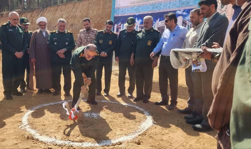 آغاز عملیات احداث ساختمان اداری بسیج سازندگی سپاه فتح / سردار سلیمانی :  بسیج سازندگی وظیفه دارد به محرومیت ها توجه کند