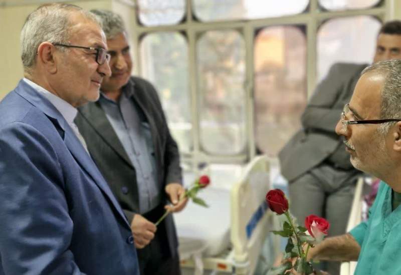 تصاویر و فیلم | استاندار کهگیلویه و بویراحمد بعد از شنیدن حرفهای جانباز: «چشم، پیگیری میکنم» تصاویر و فیلم | استاندار کهگیلویه و بویراحمد بعد از شنیدن حرفهای جانباز: «چشم، پیگیری میکنم»