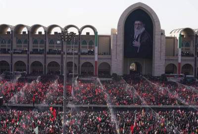 تصاویر | اقامه نماز بر پیکر رهبر شهید انقلاب - 2  