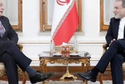 فیلم | زبان بدن عراقچی در مقابل مقام سازمان ملل  <img src="/images/video_icon.png" width="11" height="10" border="0" align="top">
