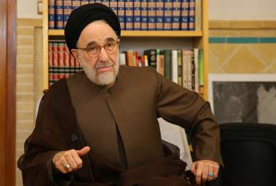 خاتمی: طرفداران جنگ همان راهی را می‌روند که اسرائیل می‌رود / صلح را خیانت دانستن و تعرض به مذاکره کنندگان، خدمت به ایران و پاسداشت خون شهدا نیست