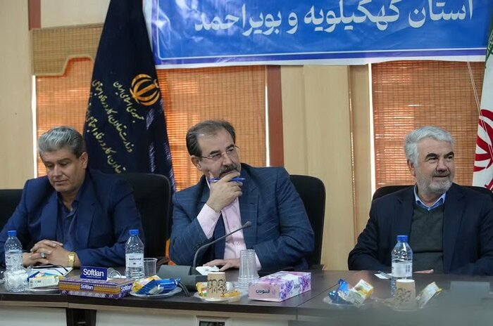 مراسم تودیع و معارفه مدیران سابق و جدید اداره کل تعاون، کار و رفاه اجتماعی کهگیلویه و بویراحمد / شبرنگ نیامد و با خودروی شاسی‌بلند اداره کل به شیراز رفت / بازوند: به استاندار کهگیلویه و بویراحمد هم گفتم که استان با این همه ظرفیت رتبه 31 اشتغال را دارد / حق با رسانه‌های آزاد و مستقل بود