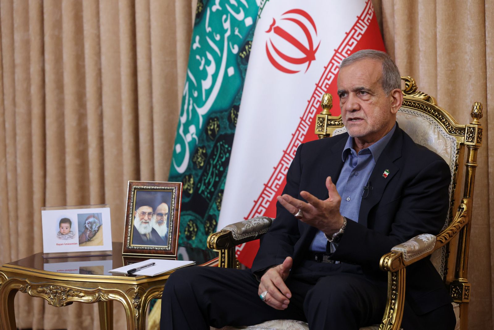 امیدواریم پس از عبور از این بحران، باز بتوان به میز مذاکره بازگشت / شعار «مرگ بر آمریکا» بههیچوجه به معنای مرگ بر مسئولان آمریکا نیست / فتوایی علیه «ترامپ» در ایران صادر نشده / در گفتوگویی که با رهبری داشتیم، ایشان باور داشتند که سرمایهگذاران آمریکایی میتوانند به ایران بیایند و هیچ مانعی برای فعالیت آنها وجود ندارد