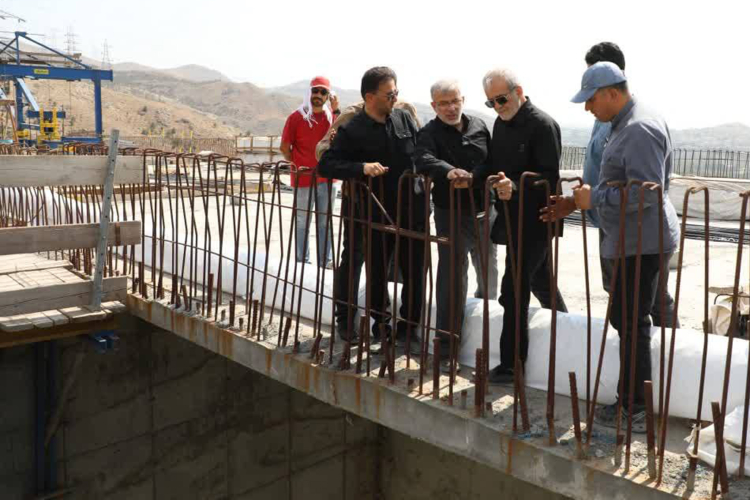 هشدار جدی پزشکیان درباره پایان آب‌های زیرزمینی/ اگر امروز نخواهیم صرفه‌جویی کنیم، فردا با بحران آب روبرو خواهیم شد!