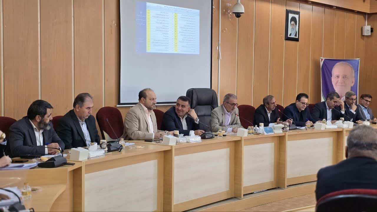 ۴۲ میلیارد تومان اعتبار ورزش در کهگیلویه و بویراحمد روی هوا ماند / غیبت سرپرست اداره‌کل در نشست استانداری / یدالله رحمانی: «نامه فوری آمد، پارسایی به تهران رفتند!» / شهامت: حتی یک ریال از اعتبارات برگشت داده نشود، البته جذب کاذب نیز پذیرفتنی نیست