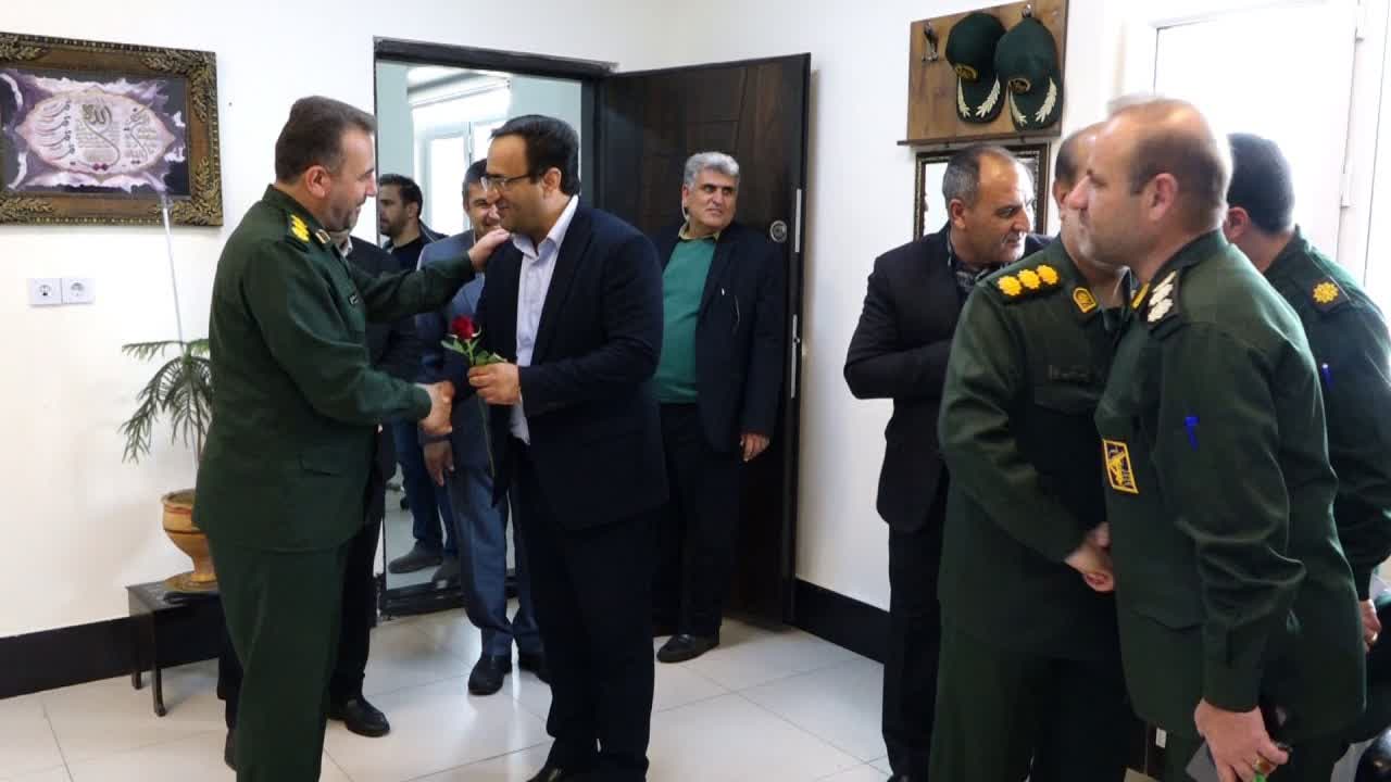 تصاویر | دیدار مدیرکل آموزش و پرورش کهگیلویه و بویراحمد با جانشین سپاه فتح / ایوب رضایی در خصوص انگشتر اهدایی رهبر انقلاب چه گفت؟