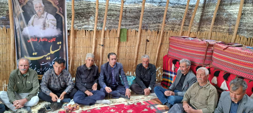 وحید محمدیتبار: رخی با رابطه، میلیاردها دلار تسهیلات میگیرند و بازپرداخت نمیکنند، چرا نباید برای عشایر شرایطی فراهم کرد که گلهداریشان را گسترش دهند / چرا نباید شرایطی برای گسترش گلهداری و تولید فرش عشایر فراهم شود؟ /عامل توسعه دانش است، نه آب یا نفت