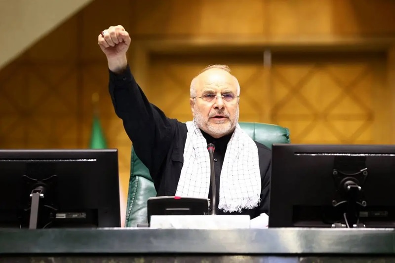 سیدعلی مدنی‌زاده وزیر اقتصاد شد / پزشکیان: امروز دیگر جای آن نیست که به همدیگر تهمت بزنیم و یکدیگر را تخریب کنیم؛ من هم گلایه‌های زیادی دارم، اما با تمام وجود برای حل مشکلات مملکت ایستاده‌ایم و خواهیم ایستاد / امروز بیش از هر زمانی به وحدت و انسجام نیاز داریم / قصد نداریم به سلاح هسته‌ای دست پیدا کنیم / به همه کشور‌های اسلامی دست برادری دراز کردیم؛ امروز اکثر آنها و شاید همه آنها در کنار ما قرار گرفتند