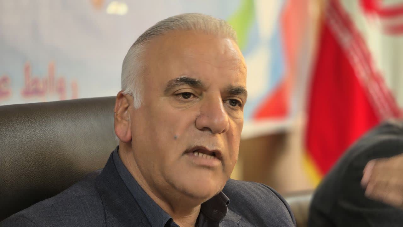 رضا رضایی، مدیرعامل شرکت آب و فاضلاب استان کهگیلویه و بویراحمد: همه ما فرزندان ایرانیم و وظیفهمان خدمت به مردم است، فارغ از بومی یا غیربومی بودن / توضیح درباره مناقصه پُرحرف و حدیث چرام /من شخصاً در مناقصات شرکت میکنم و نمایندهای ندارم / در ششماهه نخست سال، ۱۴۳ تن مواد گندزدا برای جلوگیری از آلودگی آب مصرف شد / ۶۹ میلیارد تومان برای تسویه مطالبات پرداخت کردیم / بیش از ۴۸۰ نفر از شرکت طلب دارند، طبیعی است که برخی از آنها به دلیل تأخیر طولانی، ناراضی و عصبانی باشند / ۹۴ هزار مترمکعب مخزن جدید در یاسوج برای رفع تنش آبی / افزایش ظرفیت آبرسانی به ۲۳ روستای باشت با بهسازی چاهها و لولهگذاری جدید / پروژههای آبرسانی کهگیلویه و بویراحمد در مسیر تحول