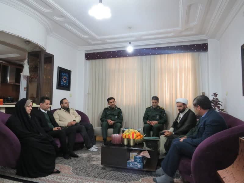 سرکشی فرمانده سپاه ناحیه بویراحمد و بسیج رسانه استان از خانواده شهید عبدیان